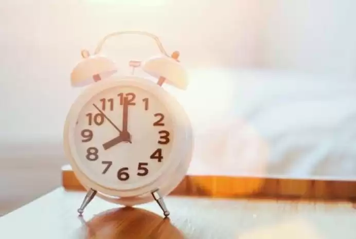 Puisi Terbaik Tentang Waktu, Kenapa Kita Harus Menghargai Setiap Detik