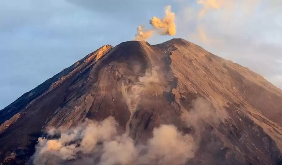 Video Aktivitas Vulkanik Kondisi Gunung Semeru Terkini