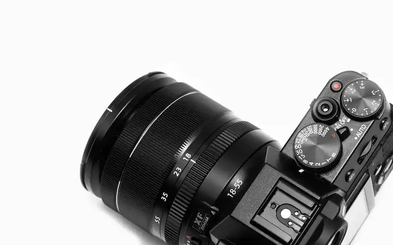 Membahas Tantangan Terbesar Demokrasi di Era Digital