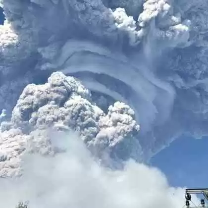 Detik Detik Meletusnya Gunung Sinabung Suara Menggelegar Guncang Kabupaten Karo
