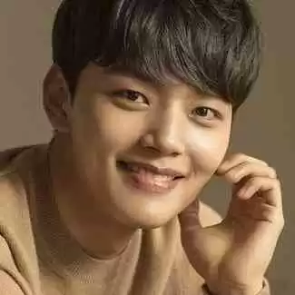 Ganteng Banget! Ulang Tahun ke 23 Yeo Jin Goo Terlihat Sangat Menawan