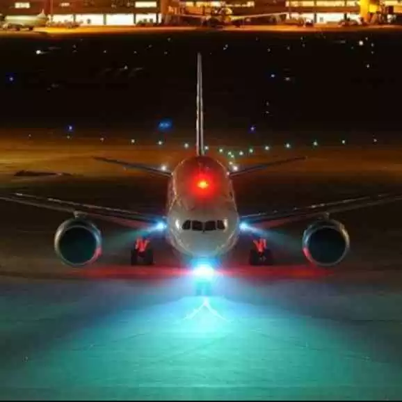 Alasan Pesawat Memiliki Warna Lampu Yang Berbeda Pada Sayapnya