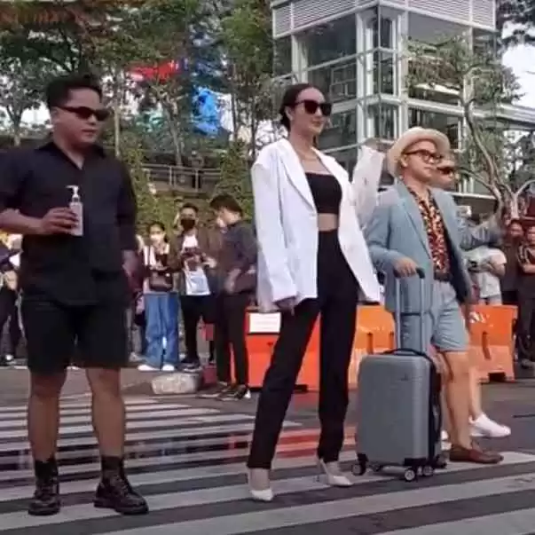 Beginilah Gaya Catwalk Para ABG di Ajang Citayam Fashion Week