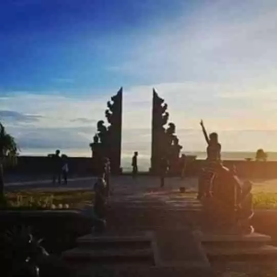 Wisata Bukit Jowin Tulungagung Bak Kerajaan di atas Awan