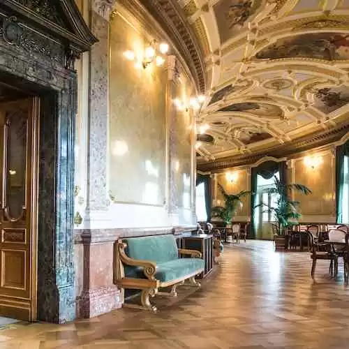 Kiat-kiat Bijak Agar Penduduk Tetap Tenang Saat Konflik Politik Berlangsung