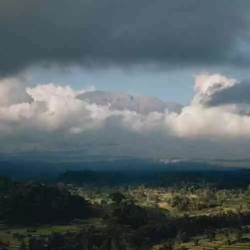 Menyoroti Perbedaan Antara Pemerintah Prancis dan Mahkamah Agung