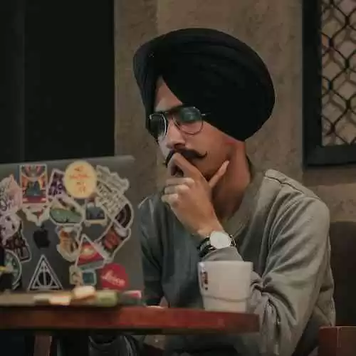 10 Outfit yang Cocok untuk Menghadiri Acara Formal