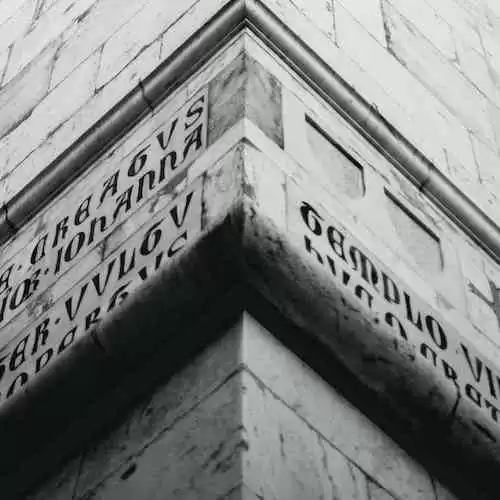 Menyambut Gerhana Matahari 2023 di Napoli: Destinasi Terbaik untuk Menikmati Pemandangan Langka