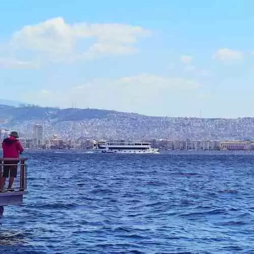 Mengapa Cerpen Begitu Menarik? Menjelajahi Makna di Balik Kata-kata