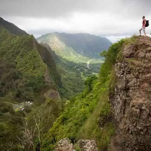 Exploring the Unlikely Connection Between Dan Aykroyd and Frankie Dettori