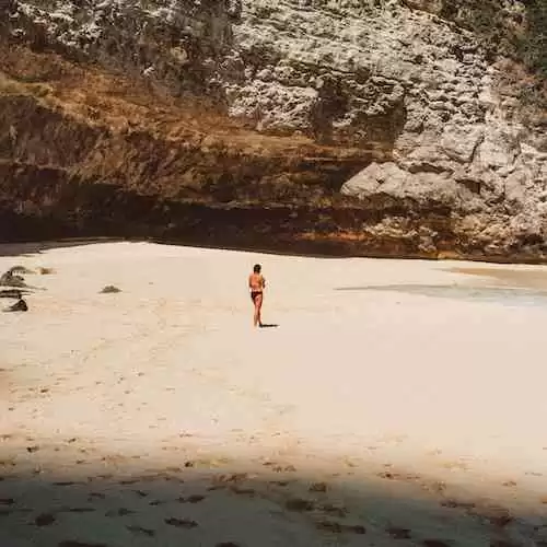 Keindahan Wisata Alam di Pulau Komodo yang Wajib Dikunjungi Saat Traveling ke Indonesia