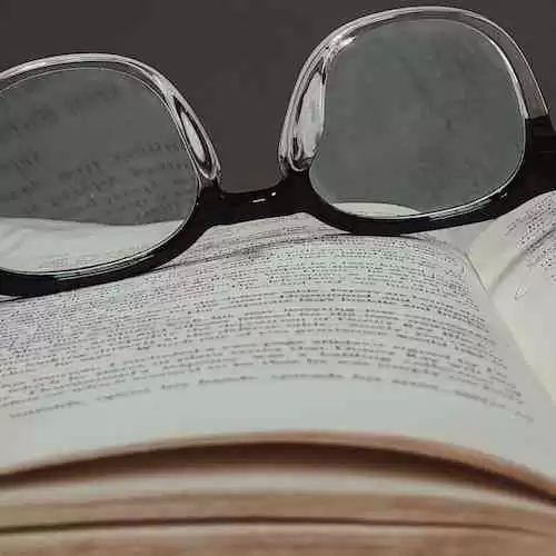 Panduan Memilih Novel yang Tepat: Tips untuk Menemukan Cerita yang Menghipnotis