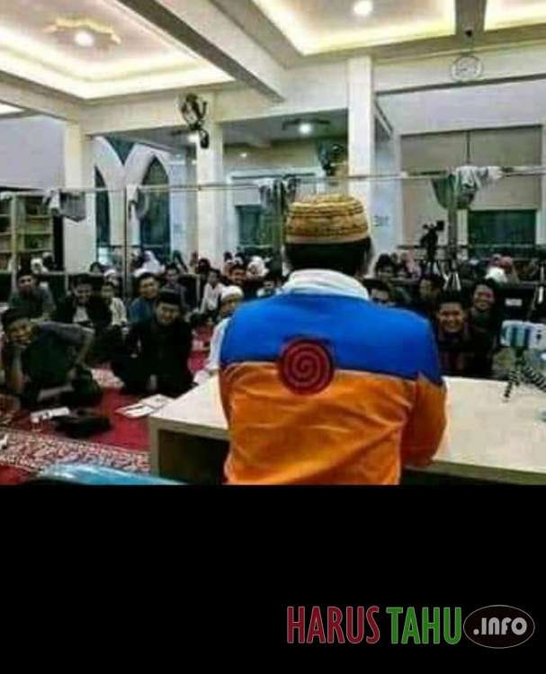 Potret Moment Absurd Ketika Sholat ini Bikin Gagal Fokus Part 1