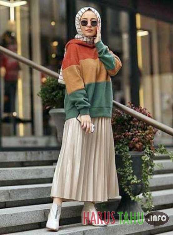 Potret 4 Fashion Jilbab Casual Yang Bikin Kamu Terlihat Kece